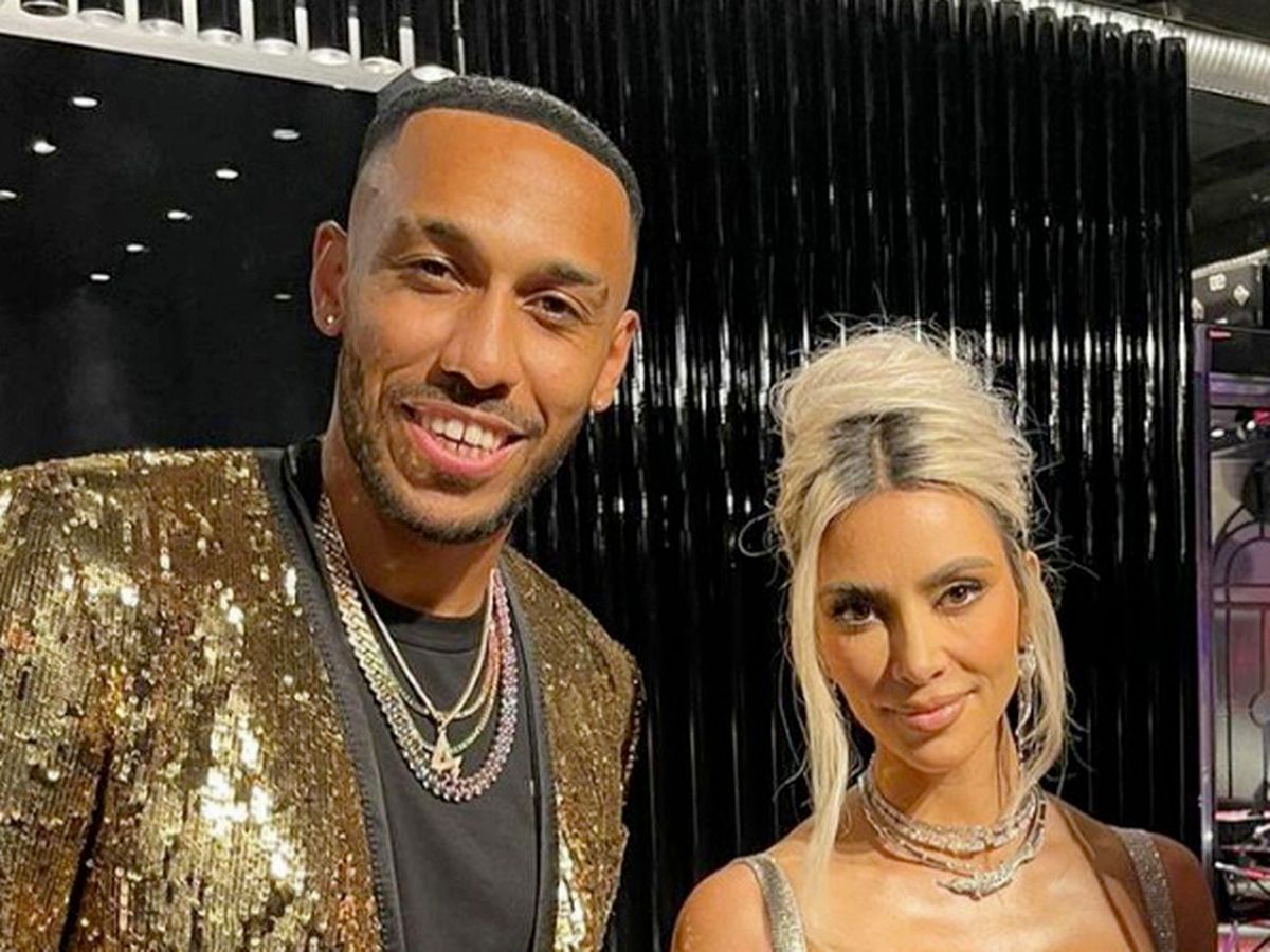 Pierre-Emerick Aubameyang chills with Kim Kardashian at Dolce & Gabbana fashion show - Daily Star