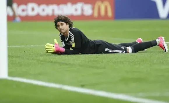 Trọng lượng của Francisco Guillermo Ochoa Magaa