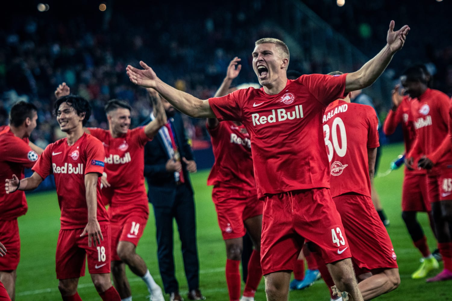 Giải mã RB Salzburg, vì tinh tú ẩn trong vũ trụ bóng đá Red Bull - Báo Công an Nhân dân điện tử